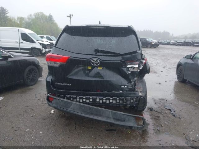 5TDJZRFH0JS887299 Toyota Highlander Xle