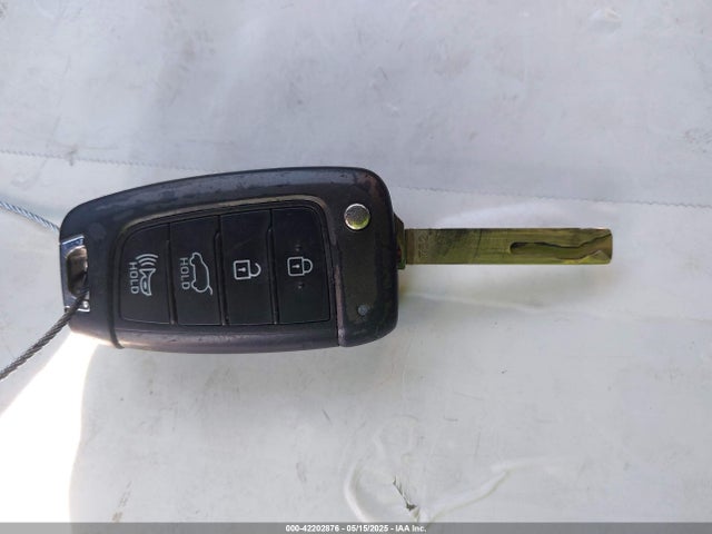 5NMS23AD2KH010649 Hyundai Santa Fe Se