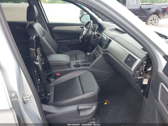 2018 VOLKSWAGEN ATLAS 1V2KR2CA5JC570959 Photo 4