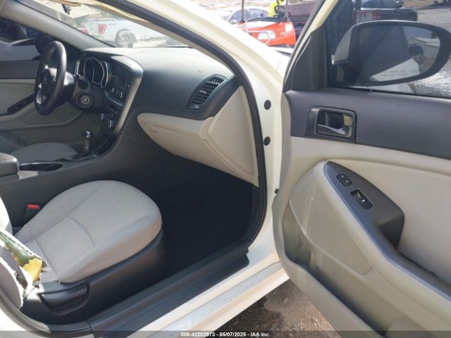 KNAGM4A71F5642712 KIA Optima Lx