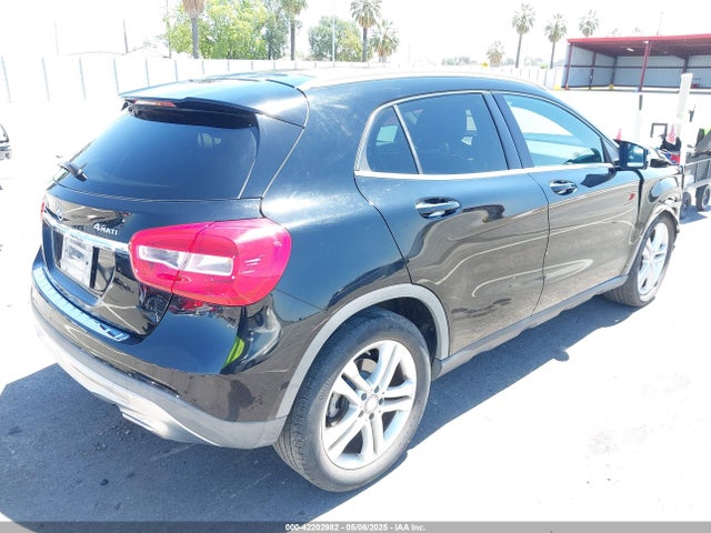 WDCTG4GB5GJ212785 Mercedes-Benz Gla 250 4matic