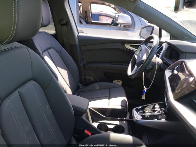 2024 AUDI Q4 SPORTBACK E-TRON WA13UBFZ6RP047437 Photo 4