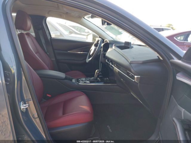 3MVDMBCM8SM772566 Mazda Cx-30 2.5 S Carbon Edition