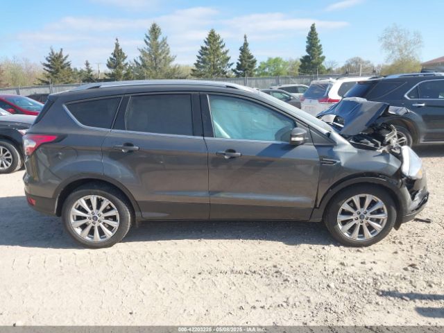 1FMCU9JD9HUC45337 Ford Escape Titanium