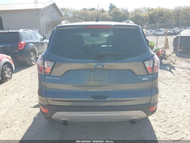 1FMCU9JD9HUC45337 Ford Escape Titanium
