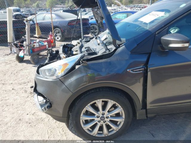 1FMCU9JD9HUC45337 Ford Escape Titanium