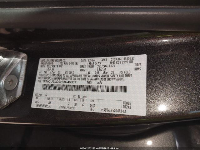 1FMCU9JD9HUC45337 Ford Escape Titanium