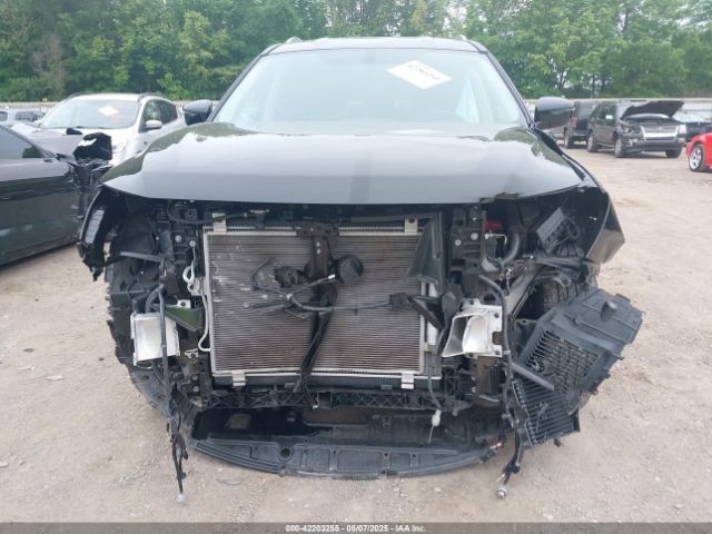 5N1DR2MM4HC611235 Nissan Pathfinder Sv