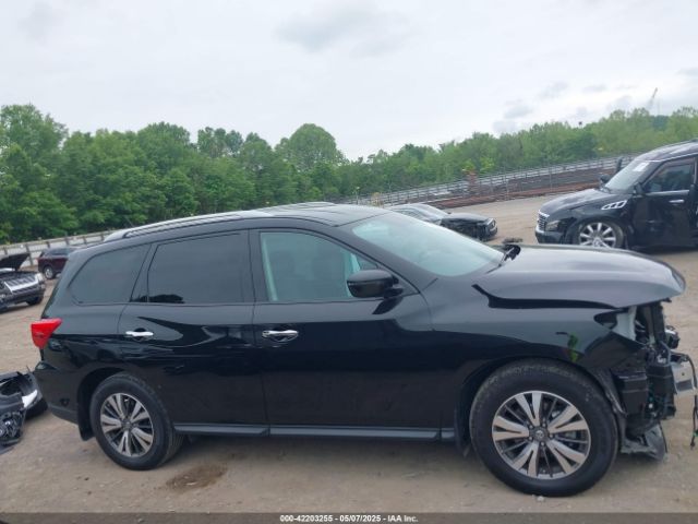 5N1DR2MM4HC611235 Nissan Pathfinder Sv
