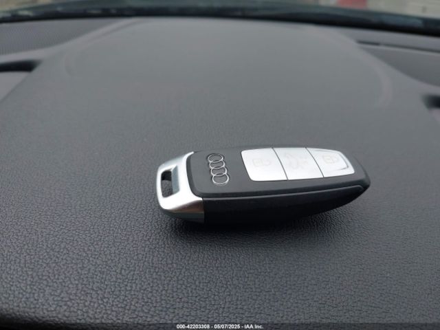 WAUAUDGY7NA032857 Audi 40 tfsi