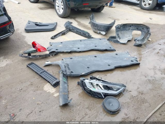 WAUAUDGY7NA032857 Audi 40 tfsi