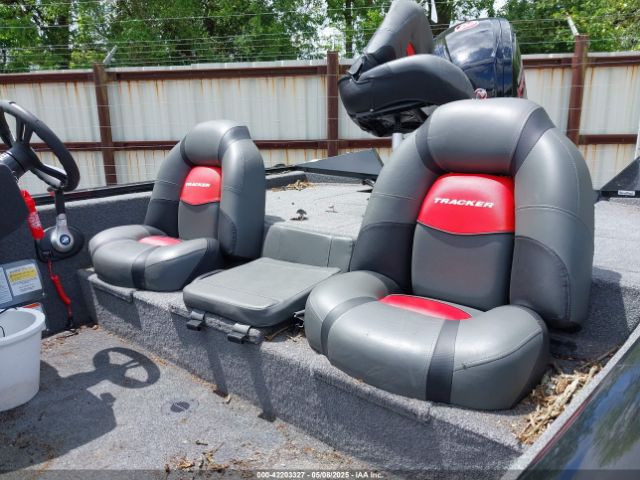 2025 TRACKER MARINE PRO TEAM 195 BASS BOAT  & TRAILER BUJ46203F425 Photo 4