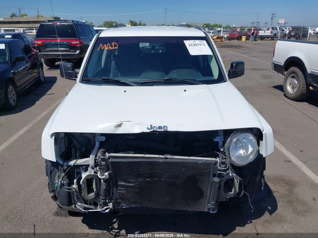 1C4NJPBB5GD774662 Jeep Patriot Sport