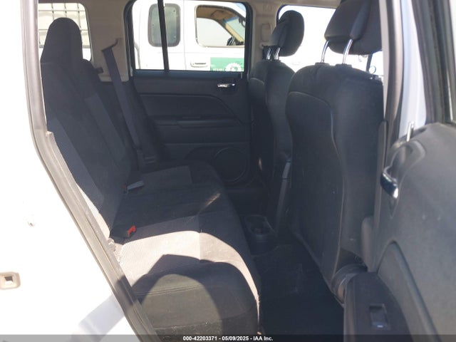 1C4NJPBB5GD774662 Jeep Patriot Sport