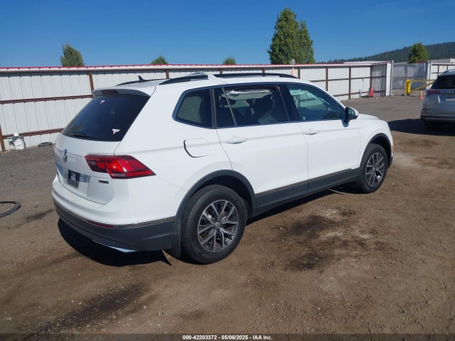 3VV2B7AXXLM053170 Volkswagen Tiguan 2.0t Se/2.0t Se R-line Black/2.0t Sel