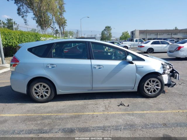 JTDZN3EUXFJ027618 Toyota Prius V Four