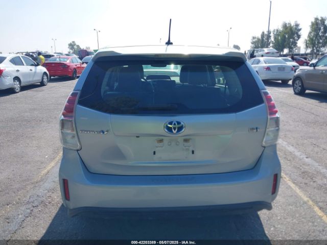 JTDZN3EUXFJ027618 Toyota Prius V Four