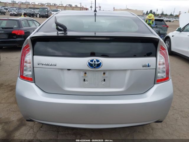 JTDKN3DU3F0414150 Toyota Prius Two