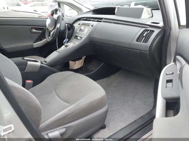 JTDKN3DU3F0414150 Toyota Prius Two