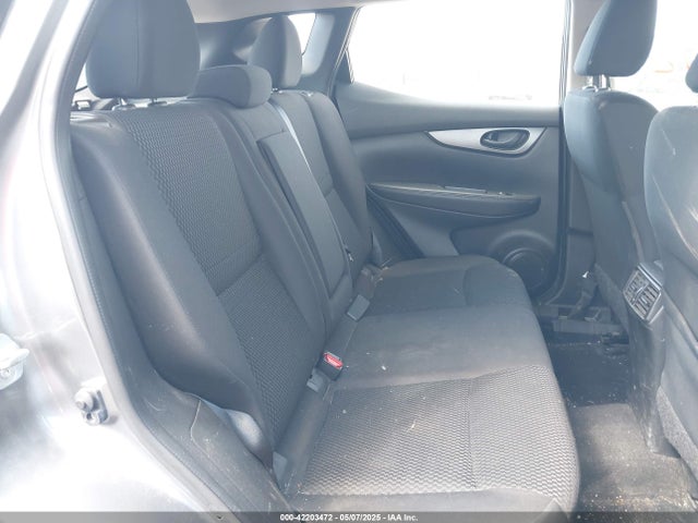 JN1BJ1CR7HW124655 Nissan Rogue Sport S