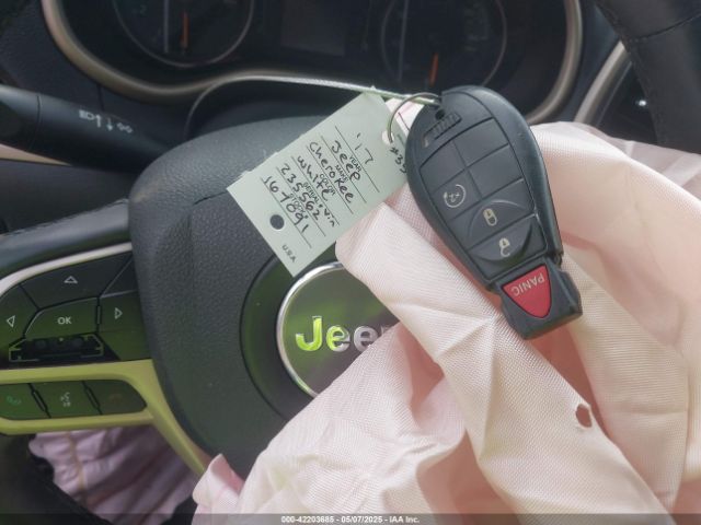 1C4PJMCS3HD235562 Jeep Cherokee Latitude 4x4