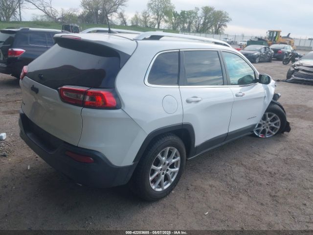 1C4PJMCS3HD235562 Jeep Cherokee Latitude 4x4