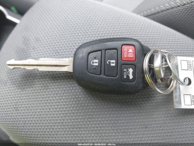 2T1BURHE0GC695064 Toyota COROLLA LE