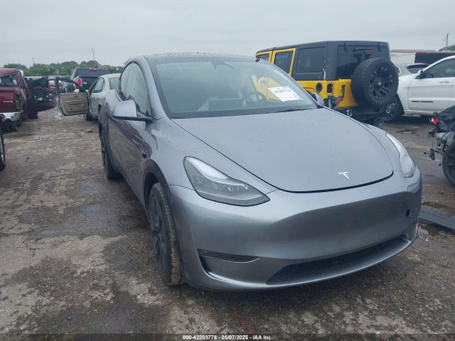 2025 TESLA MODEL Y 7SAYGDEE5SA348729 Photo 0