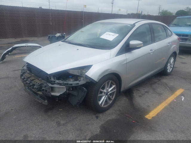 Ford FOCUS SE 2015 1FADP3F25FL335856 Image 2