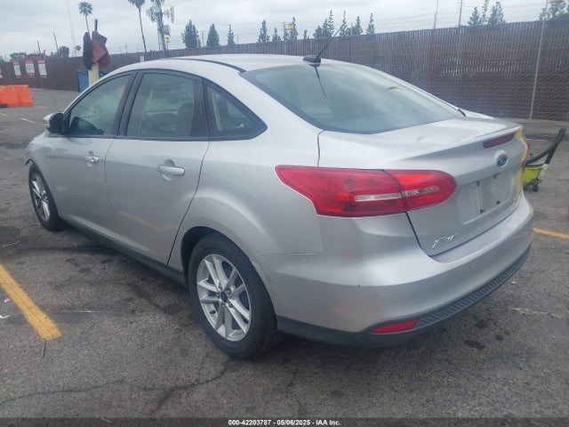 Ford FOCUS SE 2015 1FADP3F25FL335856 Image 3