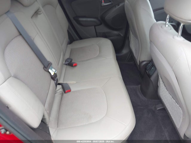 KM8JU3AG2FU116769 Hyundai TUCSON SE