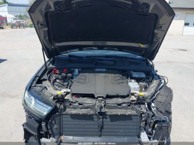 WA1LAAF70JD033878 Audi Q7 3.0t Premium