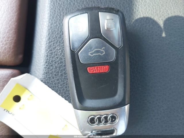 WA1LAAF70JD033878 Audi Q7 3.0t Premium