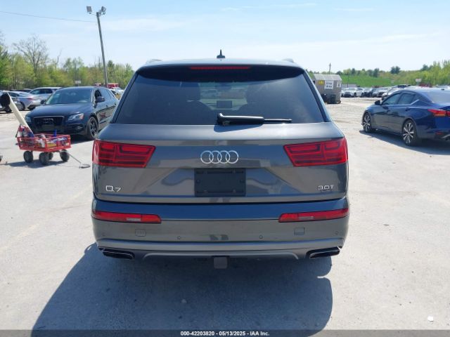 WA1LAAF70JD033878 Audi Q7 3.0t Premium