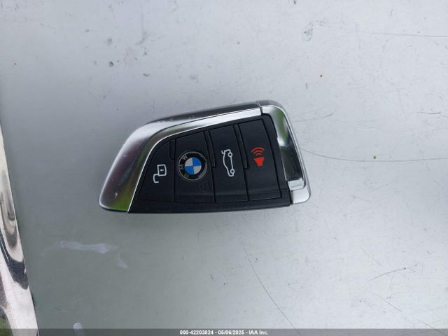 BMW 2024 2024 5YM23EC01R9U95351 Image 11