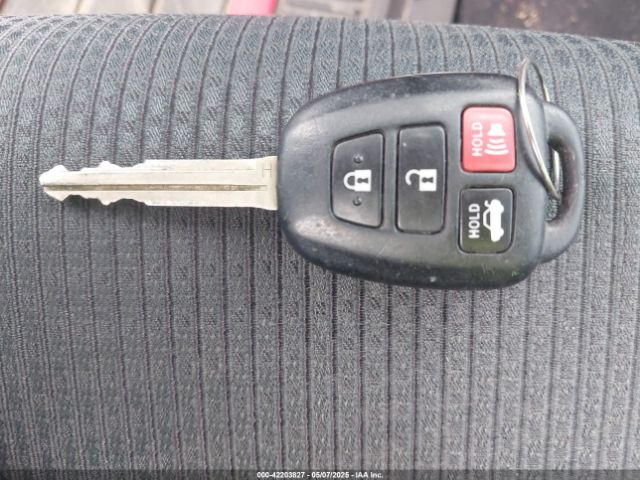 4T1BF1FK5HU304723 Toyota CAMRY SE