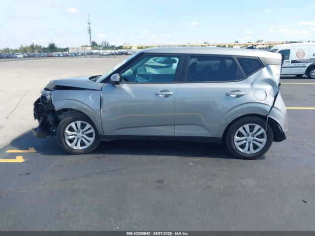 KNDJ23AU9P7874284 KIA SOUL LX