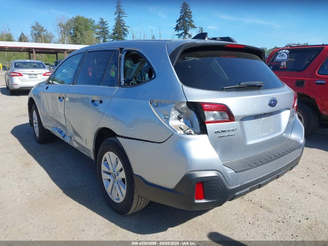 Subaru Outback 2.5i Premium 2018 4S4BSACC2J3305199 Image 3