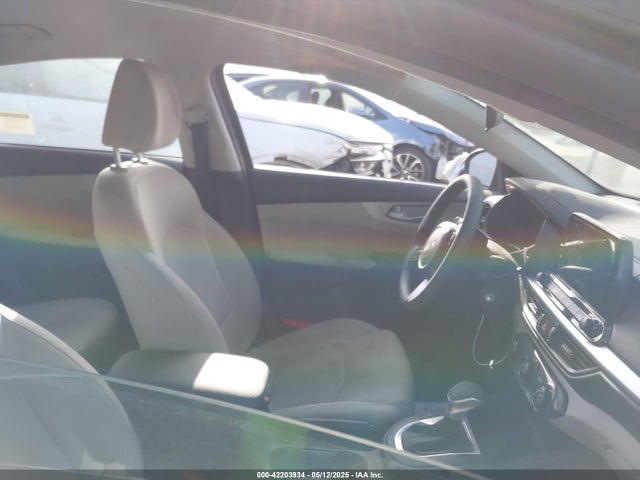 3KPF24AD8PE580547 KIA Forte Lxs