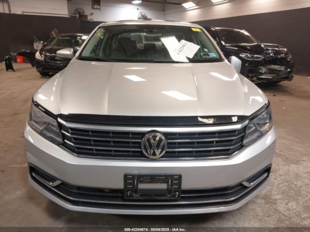1VWBT7A30GC020823 Volkswagen Passat 1.8t Se