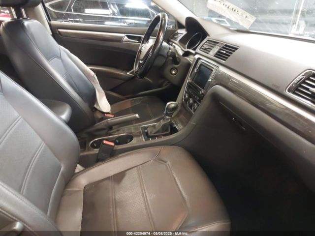 1VWBT7A30GC020823 Volkswagen Passat 1.8t Se