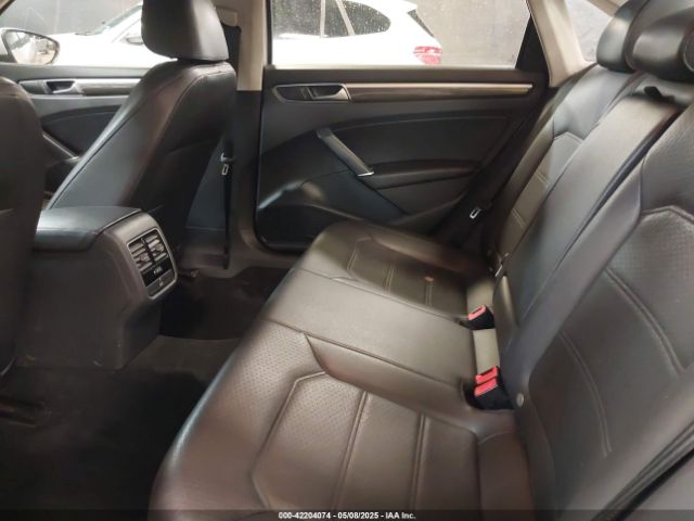 1VWBT7A30GC020823 Volkswagen Passat 1.8t Se