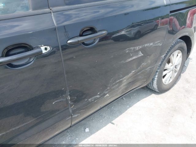 KNDMB5C14H6228203 KIA SEDONA LX