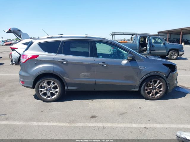 1FMCU0J95EUC22897 Ford Escape Titanium