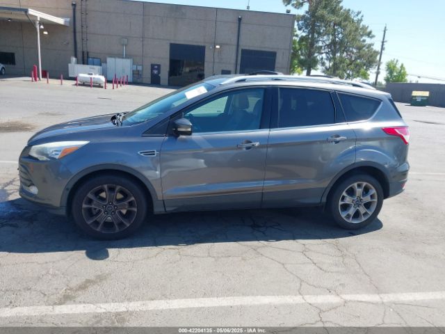 1FMCU0J95EUC22897 Ford Escape Titanium