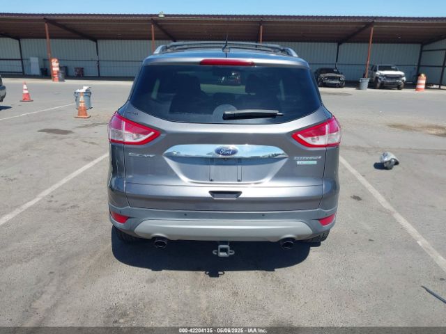 1FMCU0J95EUC22897 Ford Escape Titanium