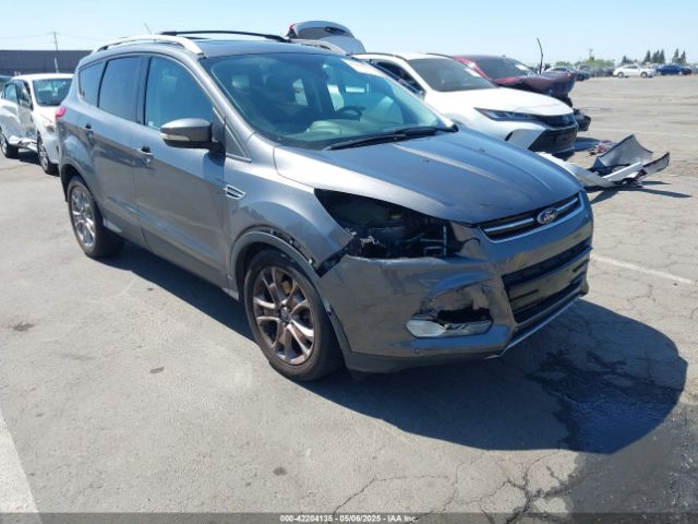 1FMCU0J95EUC22897 Ford Escape Titanium