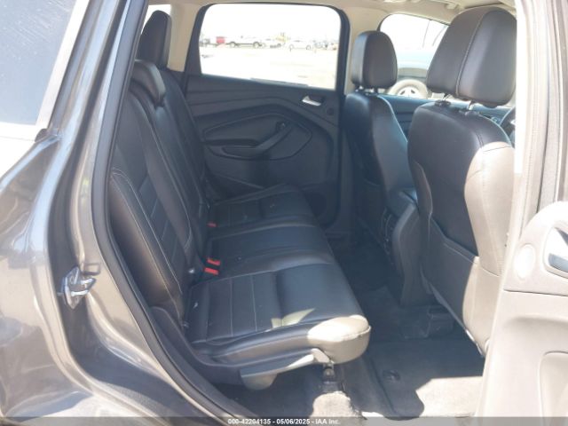 1FMCU0J95EUC22897 Ford Escape Titanium