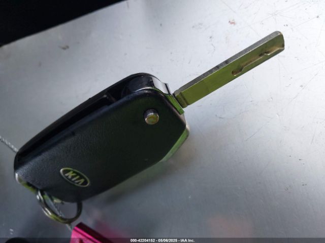 KNDJ23AUXL7057528 KIA SOUL S