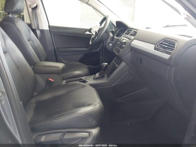 3VV1B7AX1KM064598 Volkswagen Tiguan 2.0t S